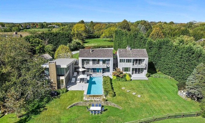 Water Mill House | Spacious 5-bedroom house in beautiful Water Mill NY