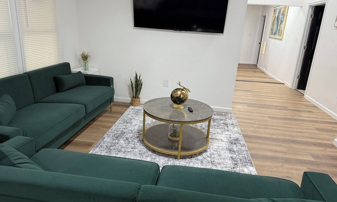 Lansing House | Spacious 5-bedroom house in cool Lansing with WiFi, AC