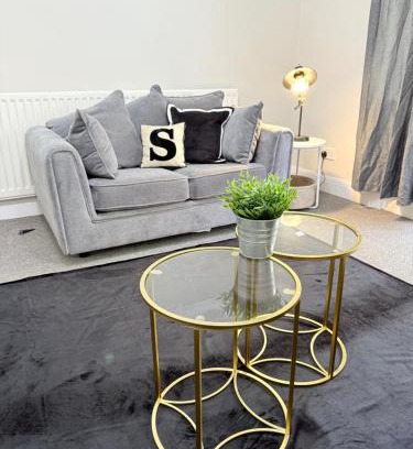 Lewisham House | Spacious 5-Bedroom house close to station