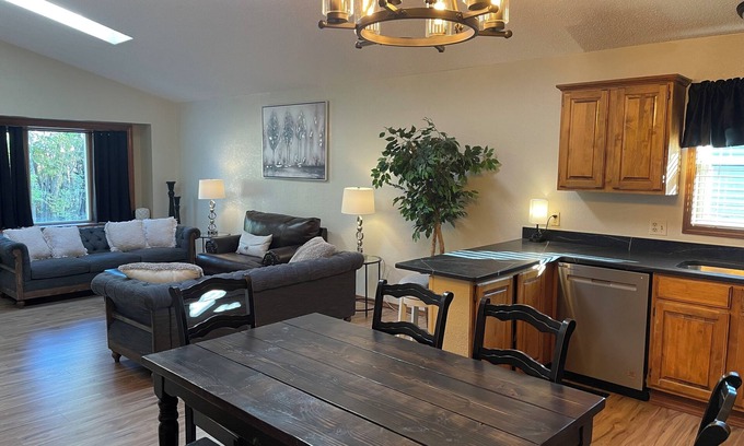 Berkley House | Spacious 5-bedroom house with WiFi, AC in charming Arvada