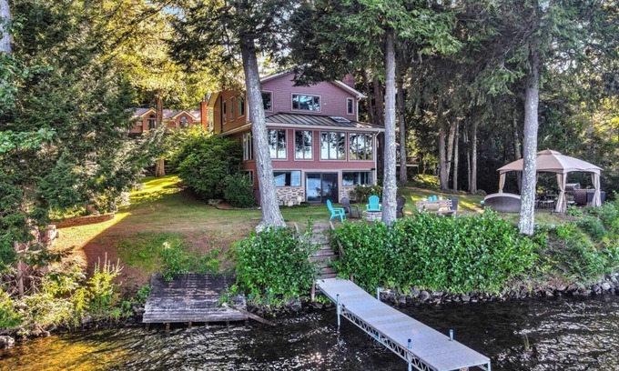 Winthrop House | Spacious 5-bedroom lakefront home on pristine Lower Narrows Pond in Winthrop