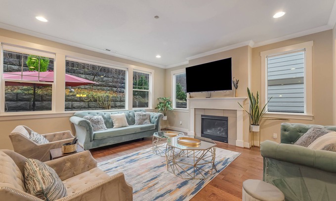 Beaverton House | Spacious 5-BR Family Home w/Backyard, AC, WiFi – Kid-Friendly Neighborhood!