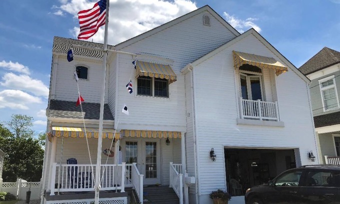 Point Pleasant Beach House | Spacious 5 bedroom home at the beach AND on a lake. DISINFECTED WEEKLY!