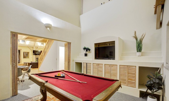 Sleepy Hollow House | Spacious 5BD Marin Home w/ Billiards, Poker & BBQ