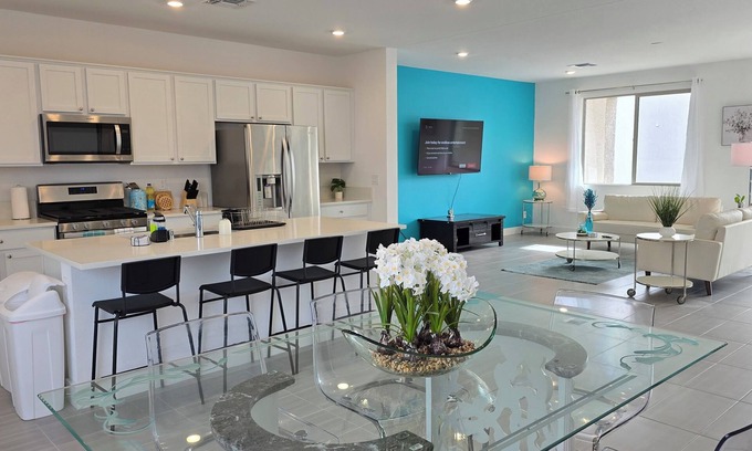 Sovana House | Spacious 5BR House ★ Pool Table ★ Arcades