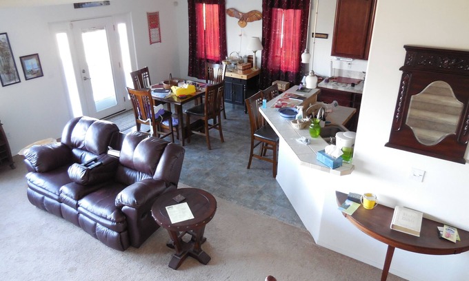 Moses Lake House | Spacious 5BR Luxury Home- Yards from Moses Lake public launch & docks sleeps 14