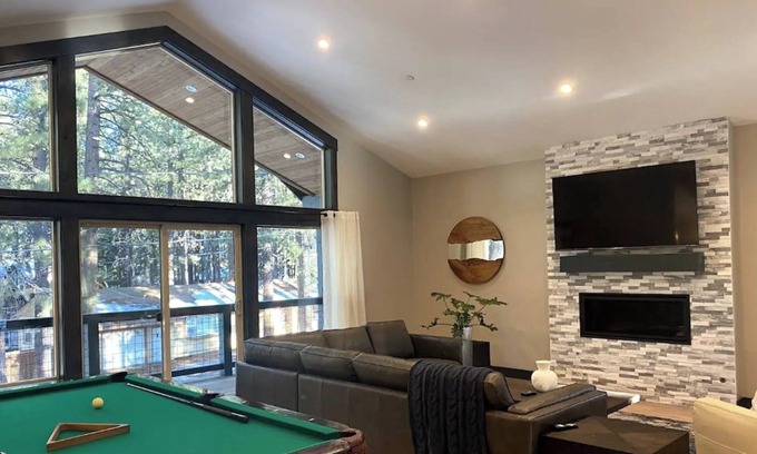 Black Bart House | Spacious 6-bedroom Newer house in lovely South Lake Tahoen30 day stays or longer