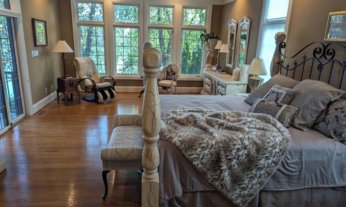 Lexington House | Spacious 6-Bedroom House Near Keeneland & UK Football