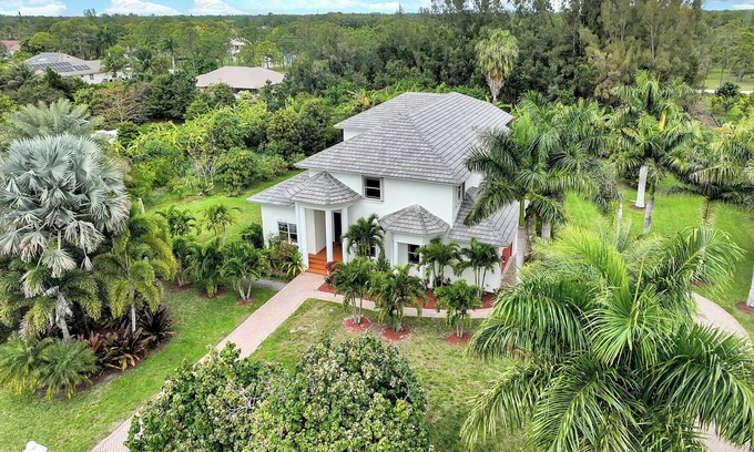 Hunt Club House | Spacious 7-bedroom house in amazing West Palm Beach with WiFi, AC