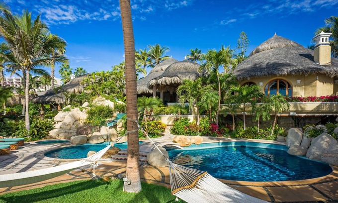 Cabo San Lucas Villa | Spacious 7 BR Luxury Beachfront Villa Las Rocas w/Pool, Jacuzzi, BBQ + More!