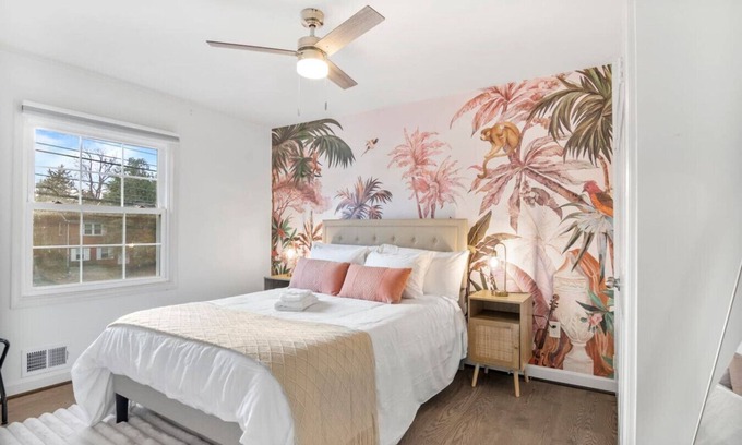 Bethesda House | Spacious 8 beds LUX convenient Home close to DC