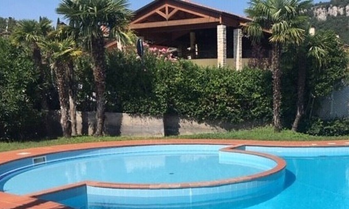 Marciaga Apartment | Spacious and comfortable apartment with pool and garden, near Garda and beach