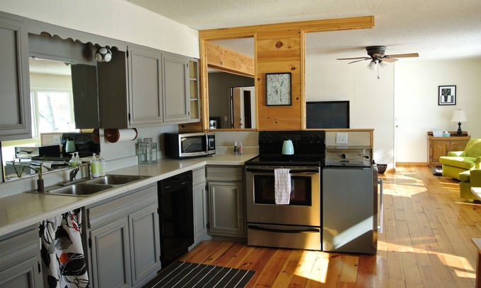 Webb Lake Cabin | Spacious All-Season Lakefront Cabin On Pristine Des Moines Lake, Sleeps 20