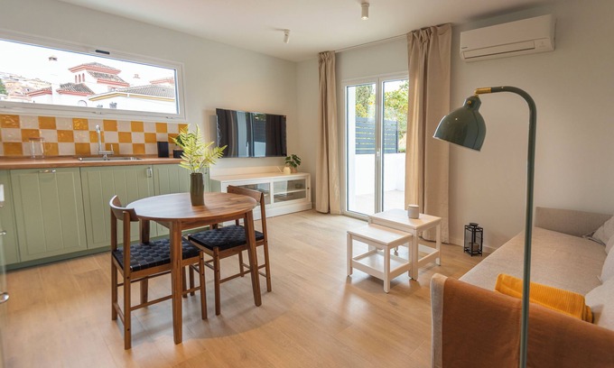 Barrio de la Vega Apartment | Spacious and comfortable apartment with terrace and views