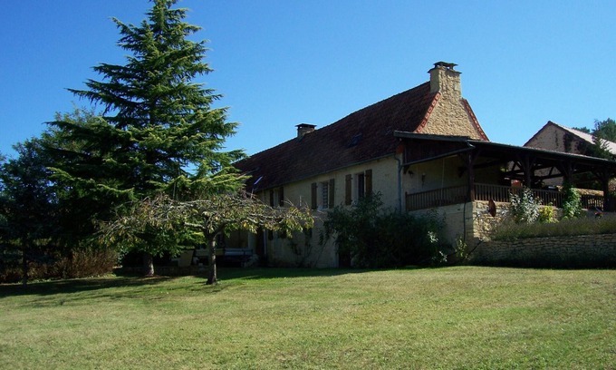 Aubas House | Spacious and comfortable holiday home with large swimming pool