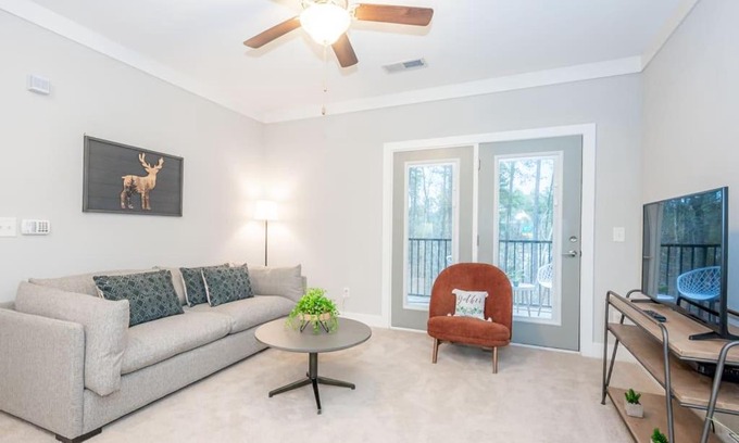 Morrisville Apartment | Spacious and Comfy 1BR Gym and Balcony