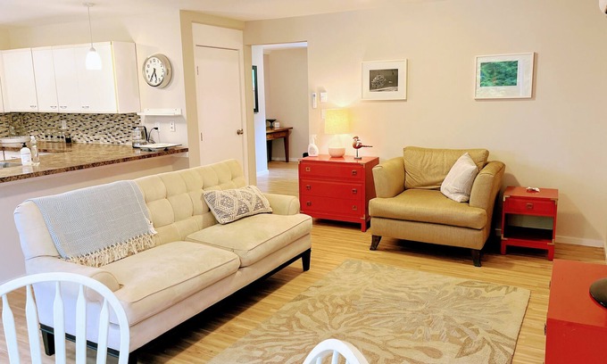 Central Saanich House | Spacious and cozy suite, ideal for your Island getaway.