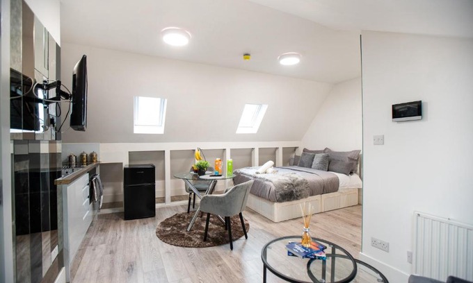 Kensal Green Apartment | Spacious and Modern studio in London G