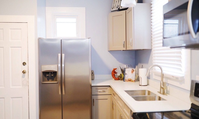 Esplanade Ridge House | Spacious and new home, 2 Br/8 guests!