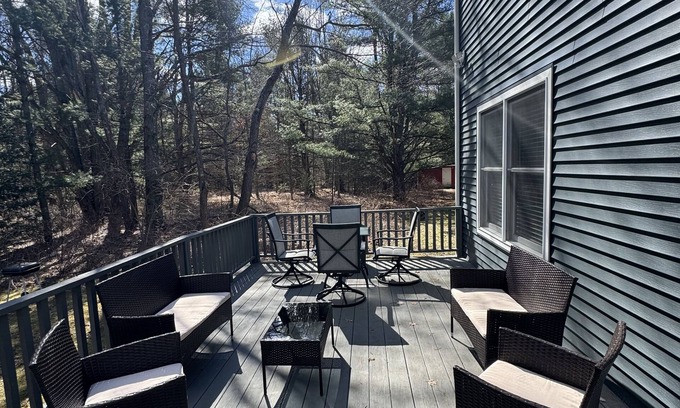 Cadillac House | Spacious and private Cadillac home