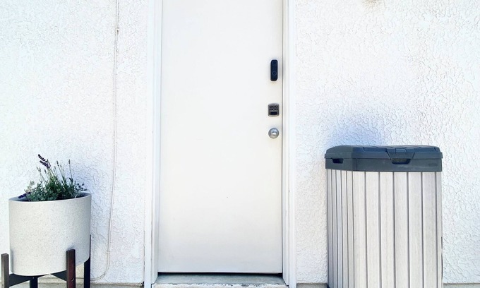 Raisin House | Spacious and Relaxing guest unit in Fresno