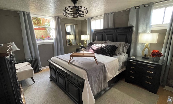 Port Angeles House | Spacious and Stylish Downtown walkout Townhome