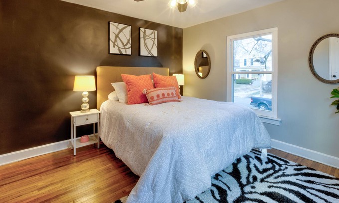 Southside House | Spacious and Stylish Living Quarters- 7 min from Churchill Downs
