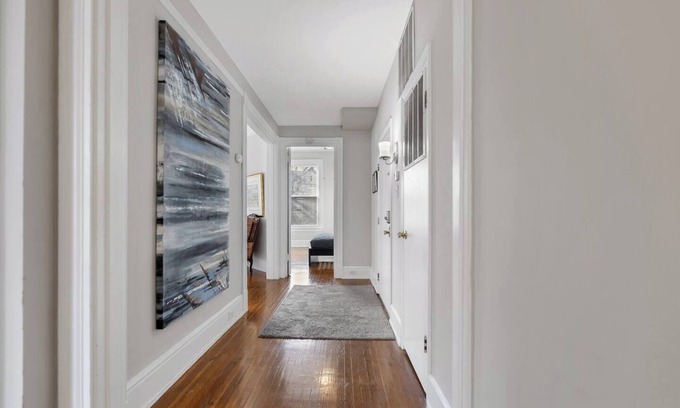 Walnut Hills Apartment | Spacious and Sunlit 2 Bedroom Near Eden Park