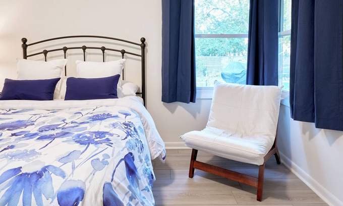 Sheridan House | Spacious and Sunny Retreat Near the Creek