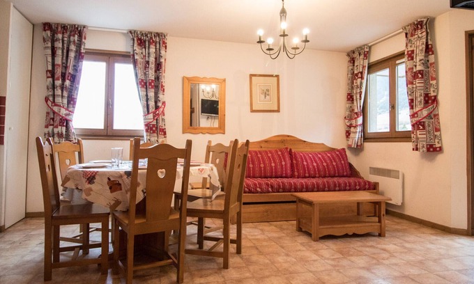Val Cenis Apartment | Spacious Apartment for 6 at the Foot of the Slopes in Val-Cenis