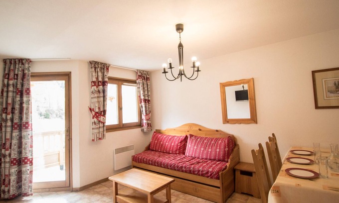 Val Cenis Apartment | Spacious Apartment at the Foot of the Slopes with Balcony, Parking & WiFi