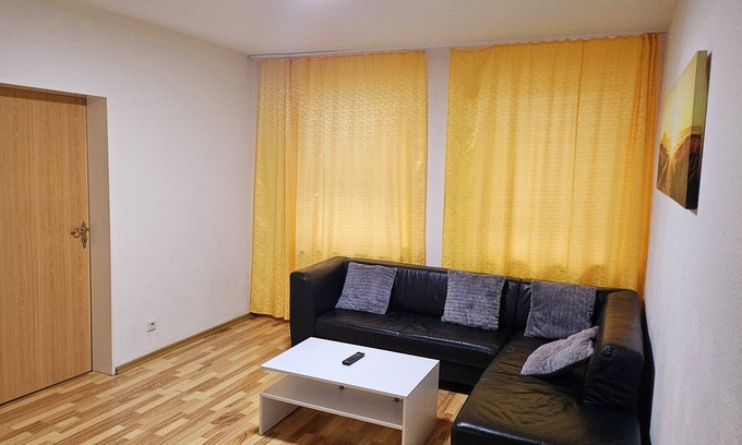 Schonnebeck Apartment | Spacious apartment for 4 people directly opposite the Zeche Zollverein.