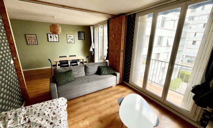 Croix-d'Argent Apartment | Spacious apartment - near park
