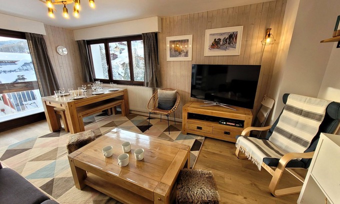 Les Gets Apartment | Spacious Apartment near Center with Parking, Ski Access, and Balcony