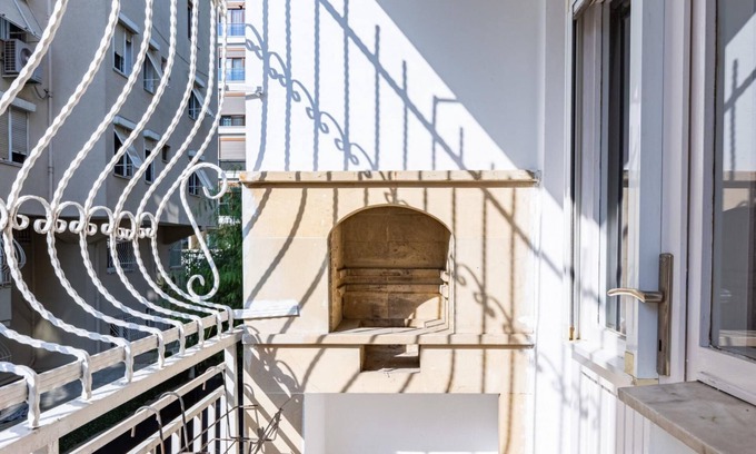 Goztepe Apartment | Spacious Apartment on Bagdat Street Kadikoy