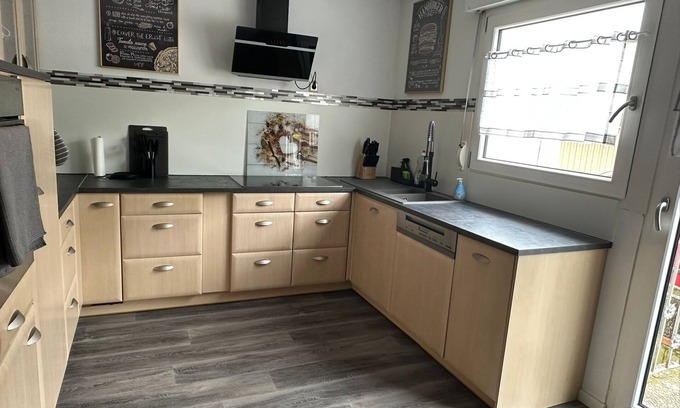 Bad Boll Apartment | Spacious apartment quiet location near A8 spa town in cul-de-sac large parking area