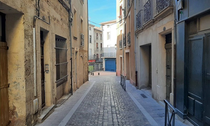 Beziers City Centre Apartment | Spacious apartment, quiet, perfect location, Wifi fibre, Netflix Prime Video