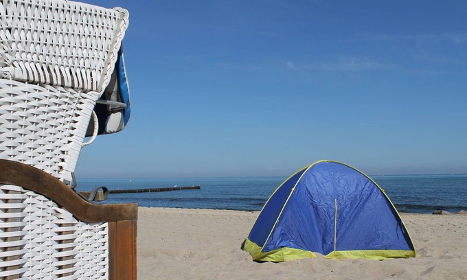 Kroepelin Apartment | Spacious apartment with garden near the sea