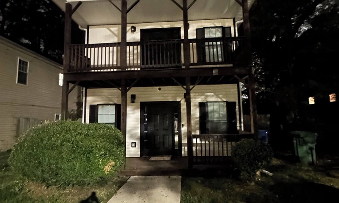 Atlanta House | Spacious Atlanta Duplex 3 BRs