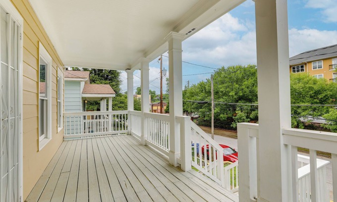 Pittsburgh Cottage | Spacious Atlanta Home ~ 2 Mi to Downtown!