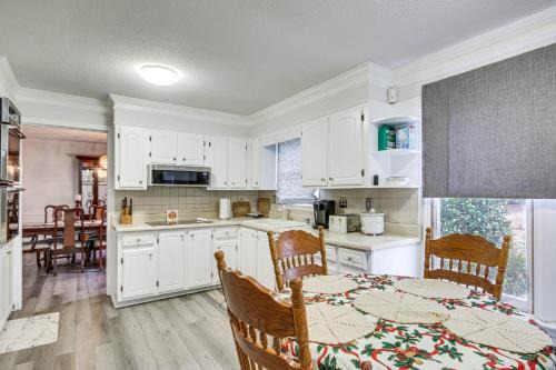 Augusta House | Spacious Augusta Home Near Golf, Shopping and More!