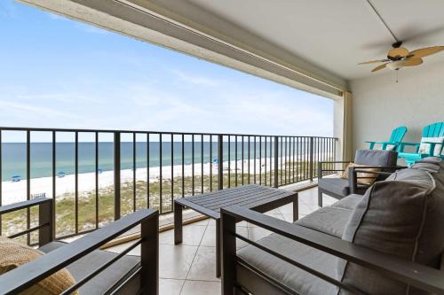 Ono Island House | Spacious Beachfront Retreat - Sauna Pools & More
