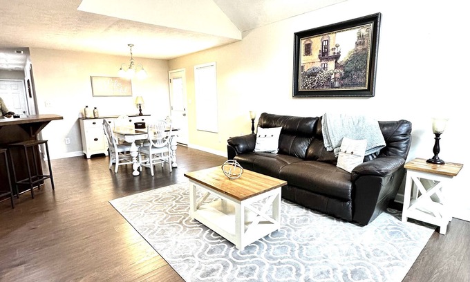 Bowling Green House | Spacious Bowling Green Retreat!