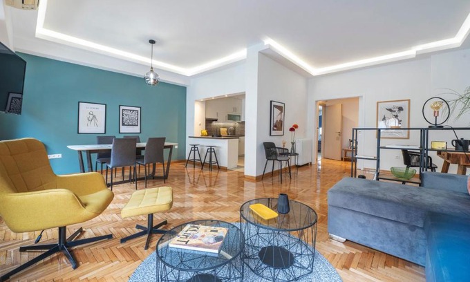 Pangrati Apartment | Spacious & bright 2br apt in hip Pangrati, Athens
