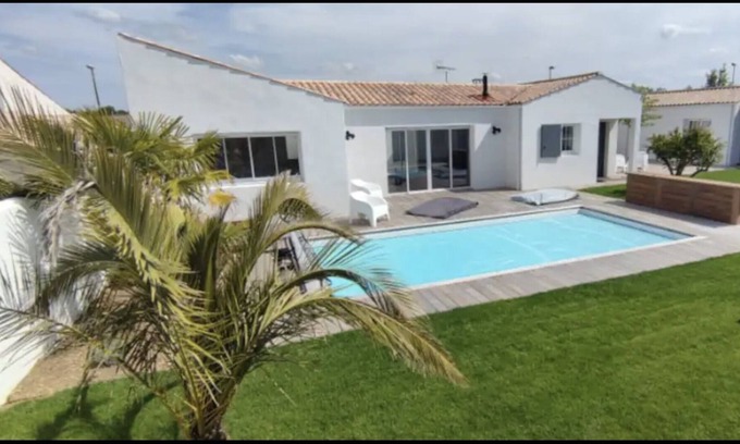Sainte-Soulle Villa | Spacious, bright house in a quiet neighborhood