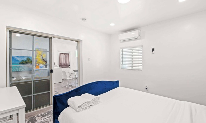 Westmont House | Spacious & Bright Home Fully Equipped