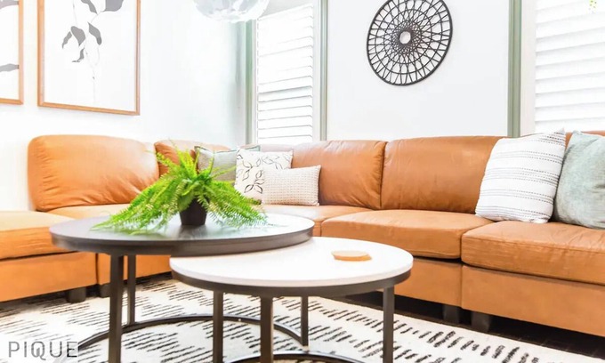 Southwest Edmonton House | Spacious Bright - Sleep 2 - Long Stays - NFLX&WIFI