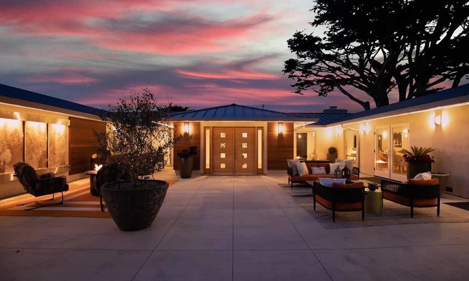 Carmel Meadows House | Spacious Carmel Beach Home