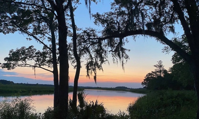 Goose Creek Apartment | Spacious Carriage House minutes from Charleston