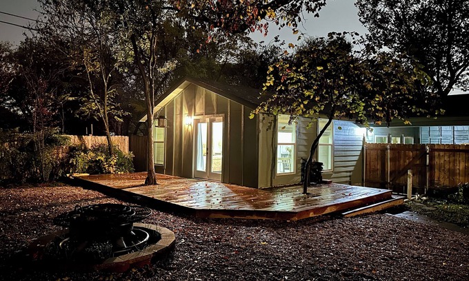 Wooten House | Spacious Central Austin home with full casita. Huge private backyard